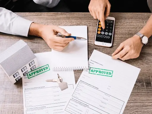 Consult-the-real-estate-agent